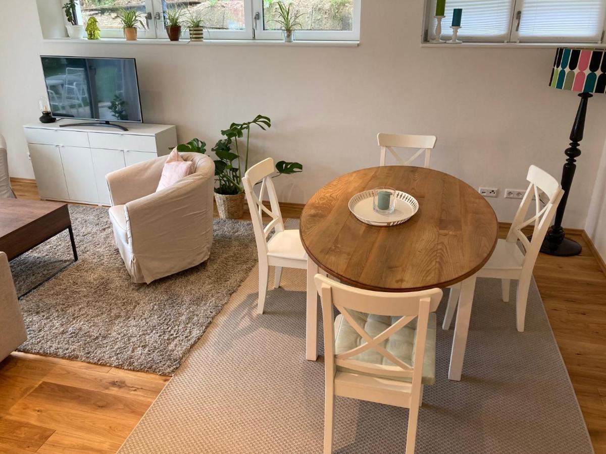 Emilia Apartment *